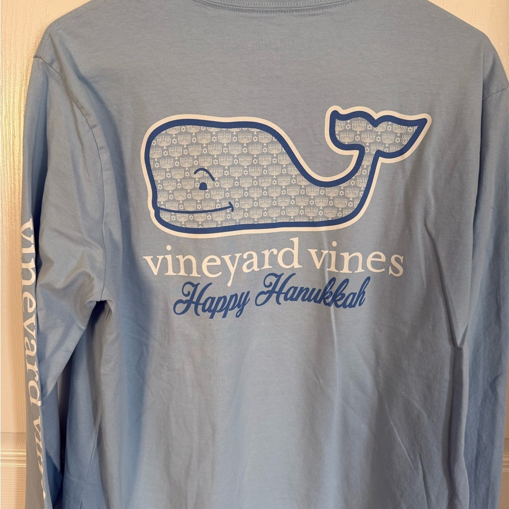 NWT. Vineyards Vines Hanukkah T-shirt. Size Medium.